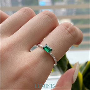 Bague Baguette Verte Sertie en Argent 925